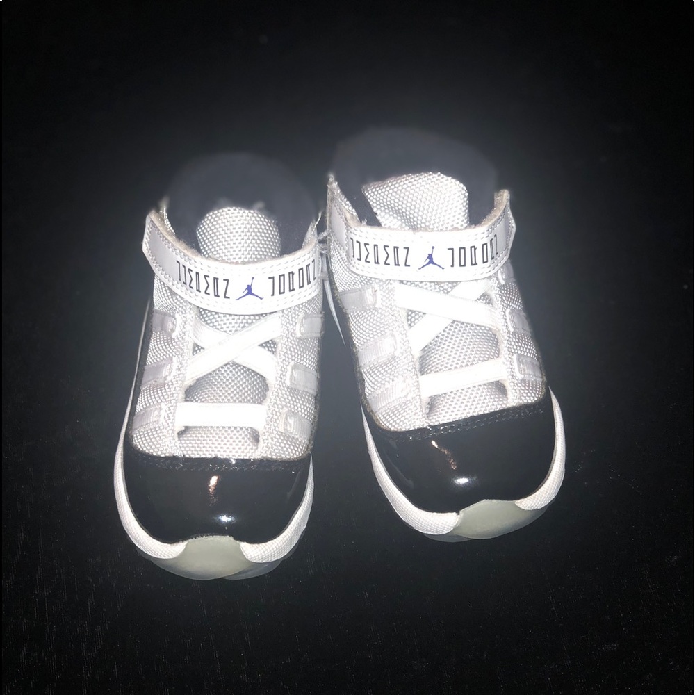 Kid’s Boy’s Jordan’s 9 Retro